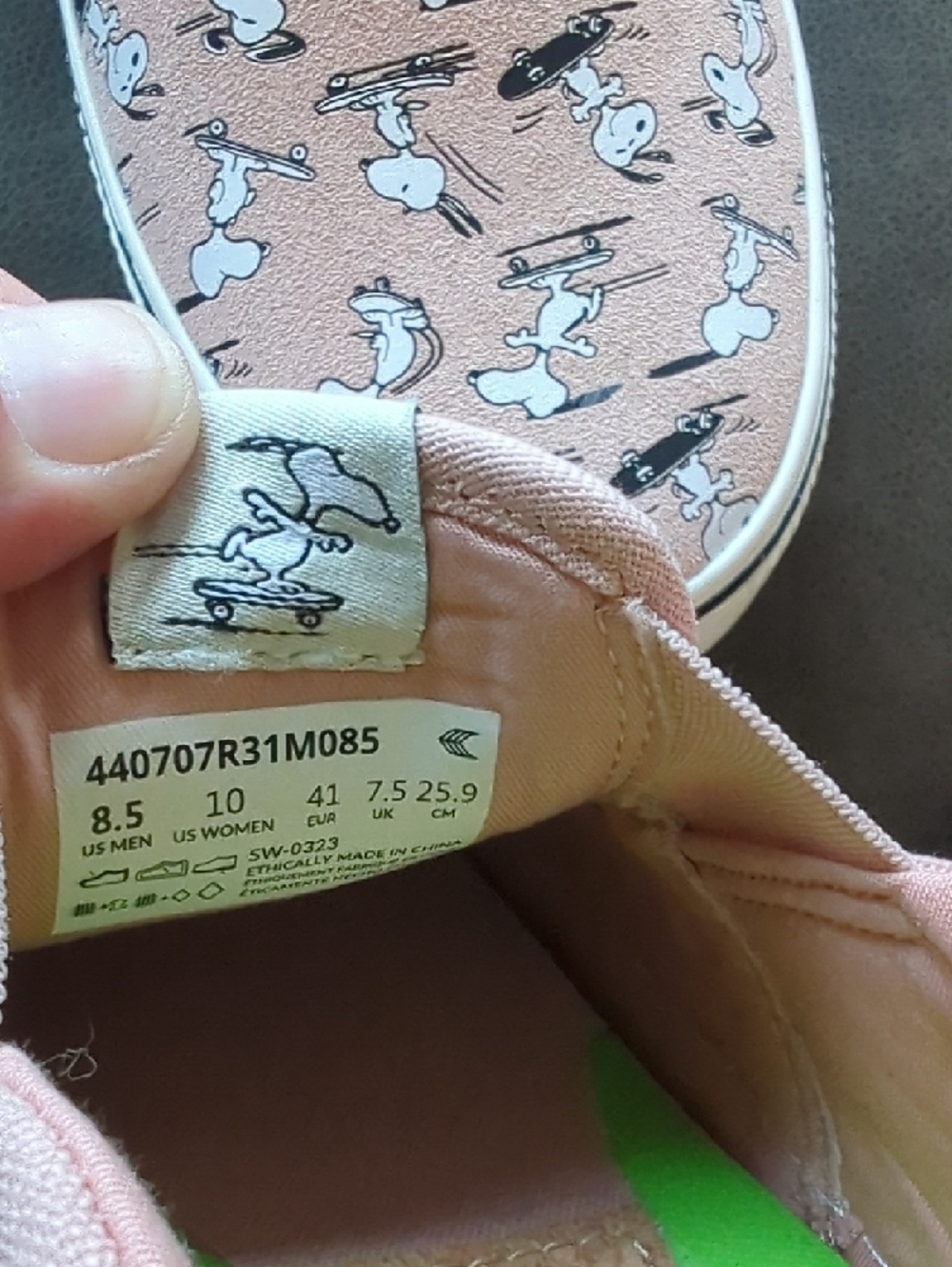 NWT Women's Sz 10 Cariuma X Peanuts Snoopy Pink Slip-On Sneakers - Picture 10 of 10